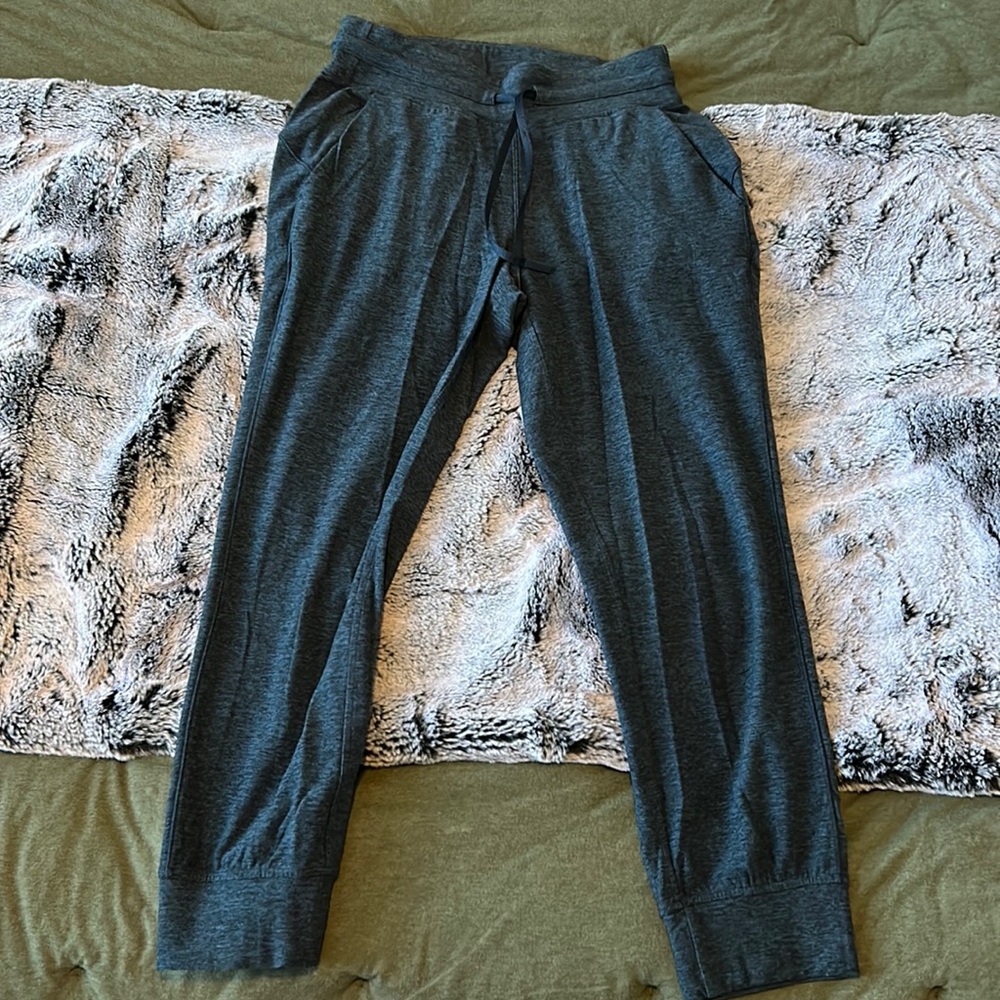 lululemon- jogger Ready to Rulu - size4